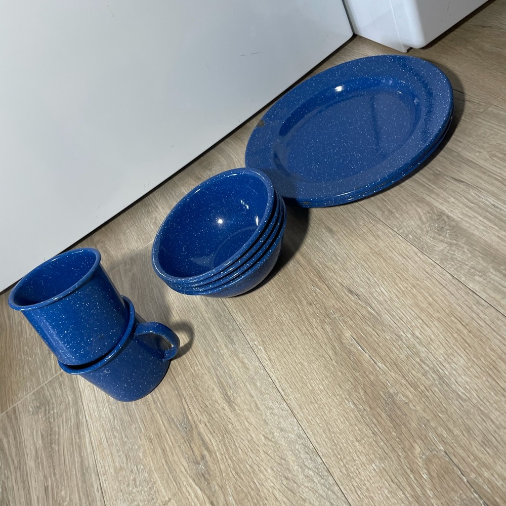 enamelware dish set*
